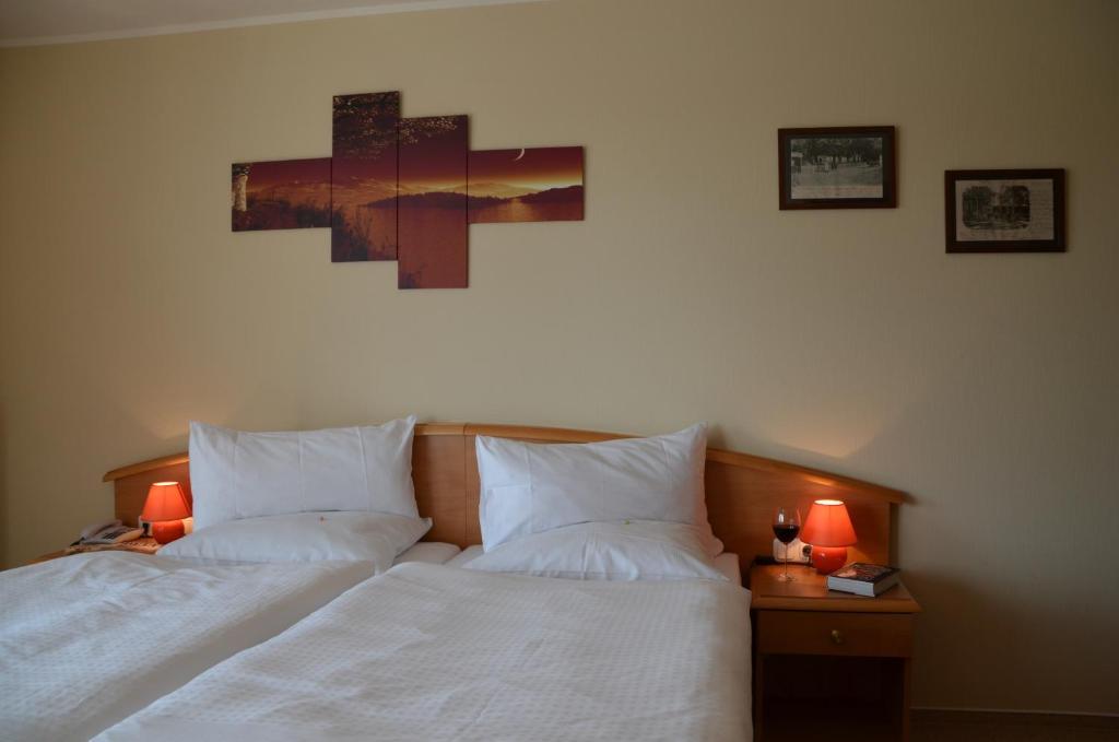 Hotel Zur Bruecke Greifswald Ngoại thất bức ảnh
